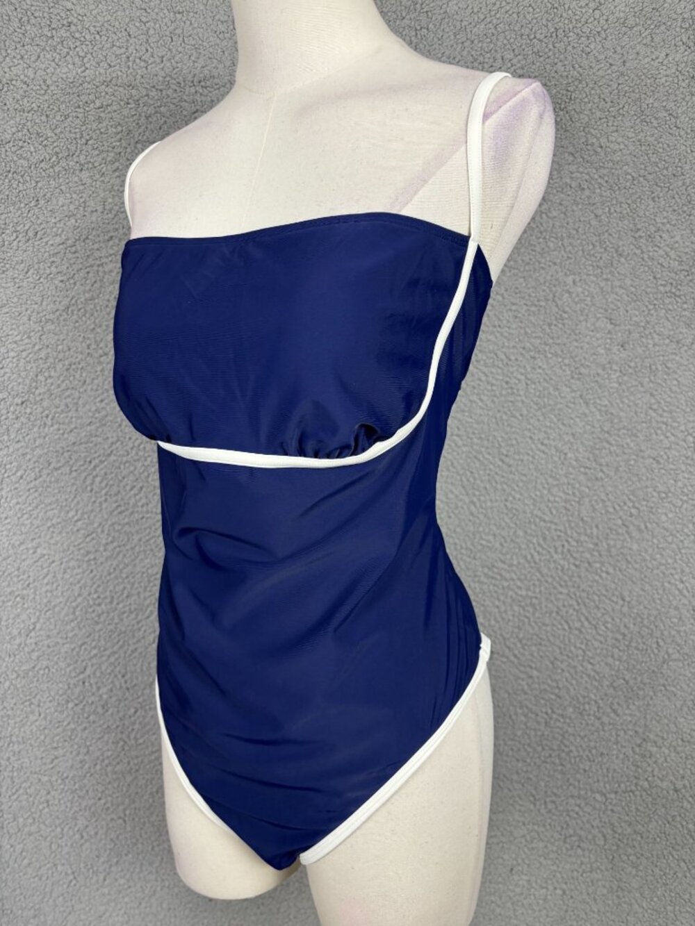 Cupshe Women's Navy Blue White Trim One-Piece Swimsuit  Size XL New With Tags. - Picture 4 of 7